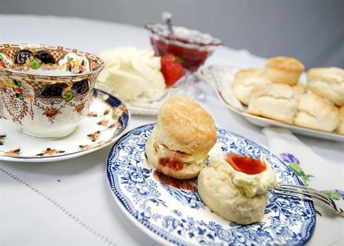 Teaparty Medium Plate